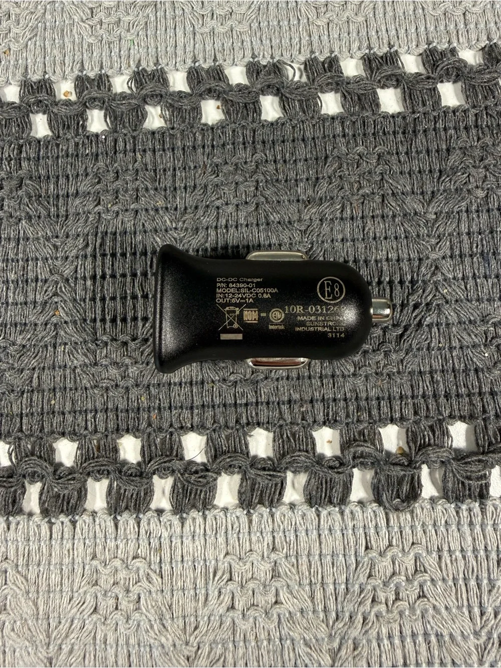 Plantronics Fast USB Car Charger 84390-01 12-24VDC 0.8A SIL-C05100A, Black